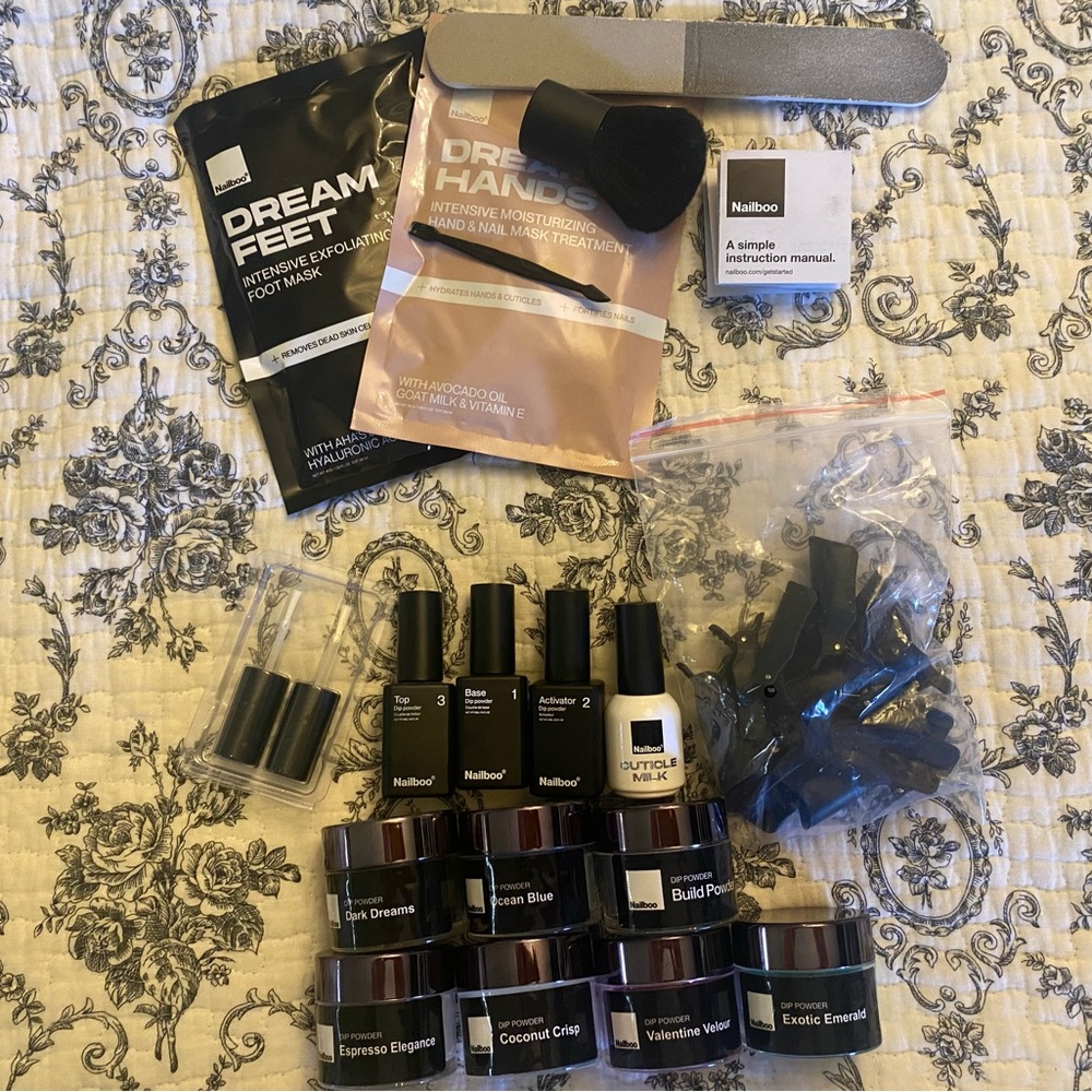 Nailboo Nail Care Set with Black and Gold Accents